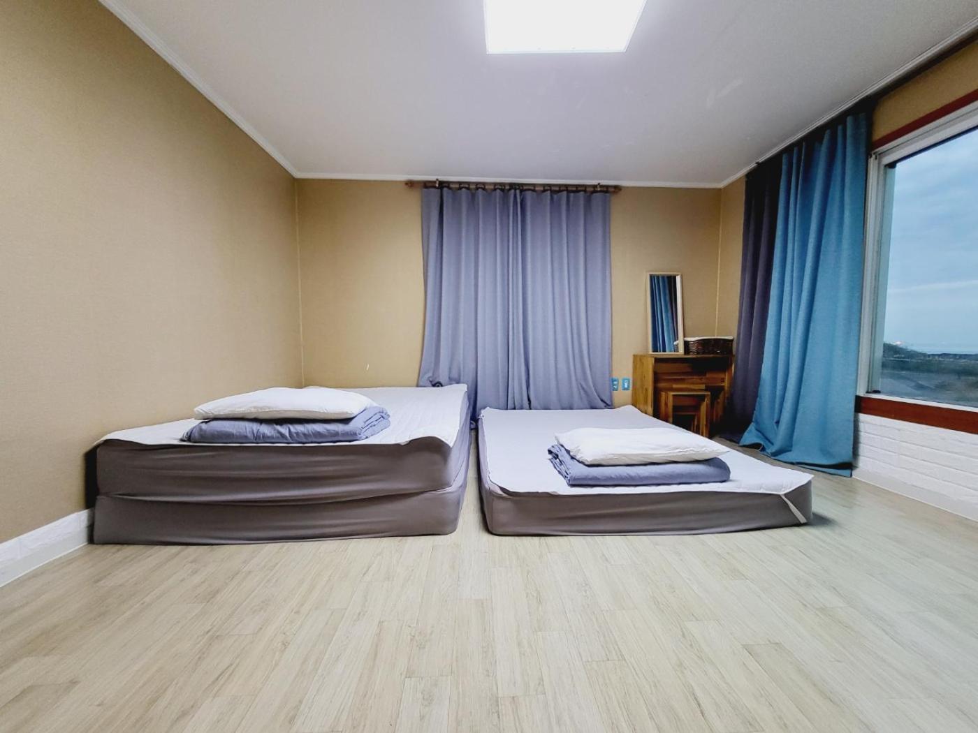 Morning Beach Pension Jeju Exterior photo