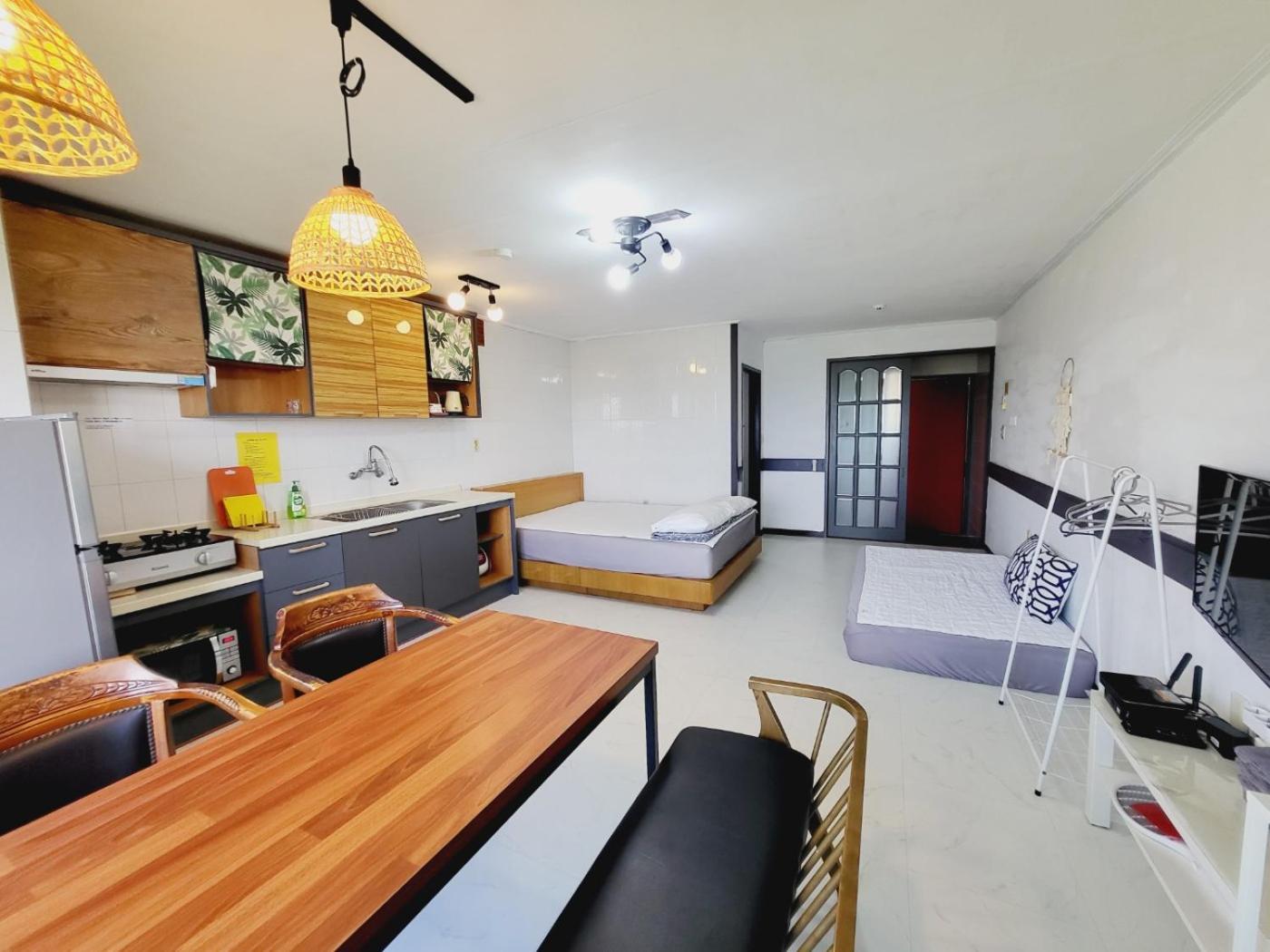 Morning Beach Pension Jeju Exterior photo