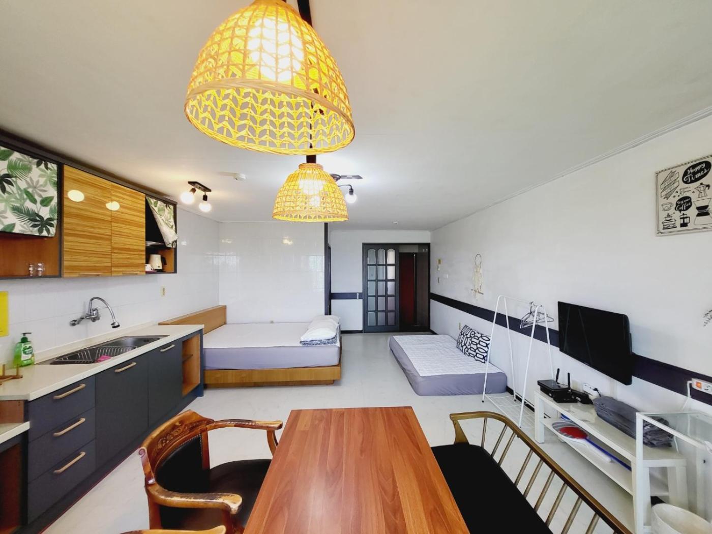 Morning Beach Pension Jeju Exterior photo