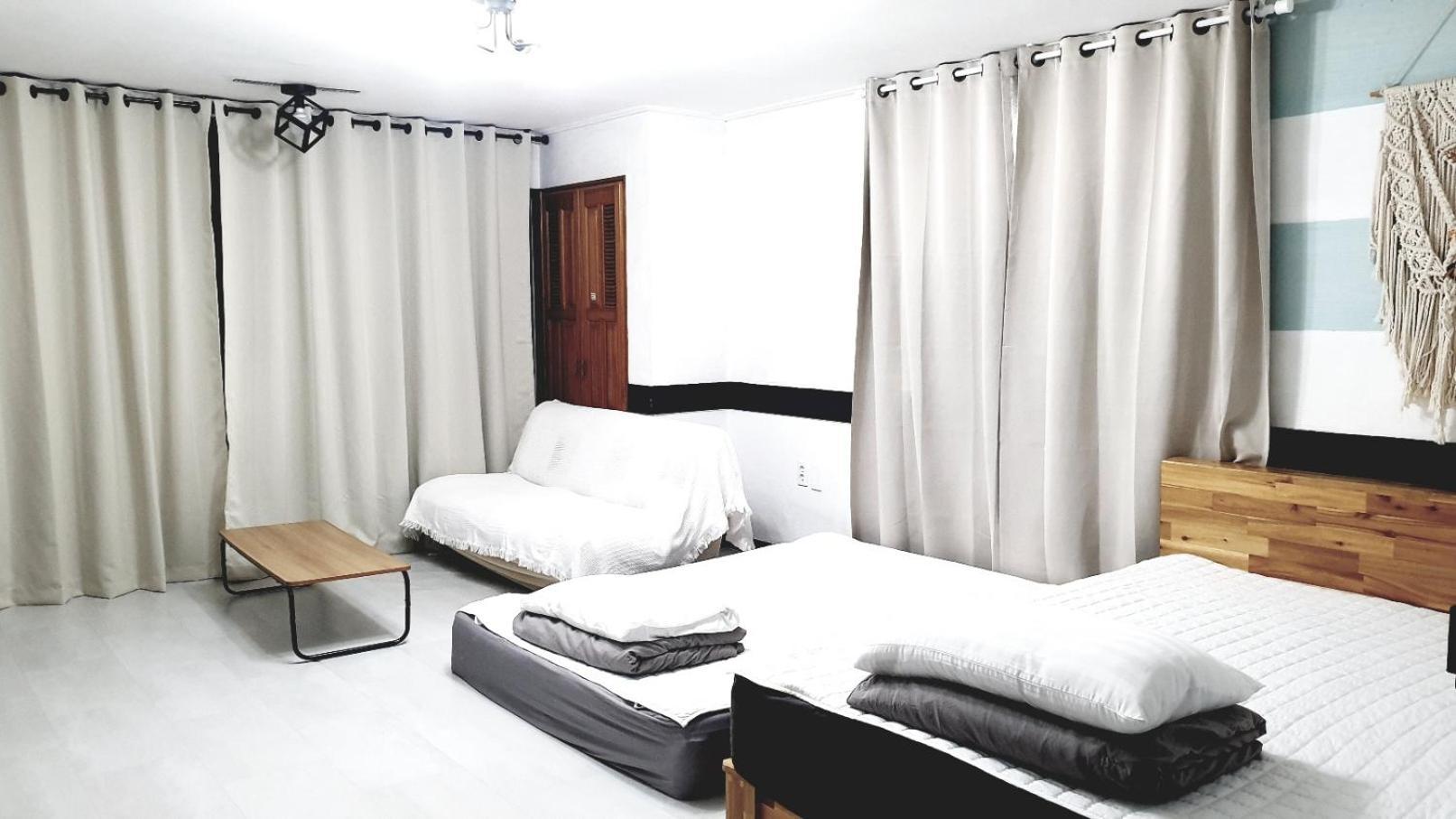 Morning Beach Pension Jeju Exterior photo