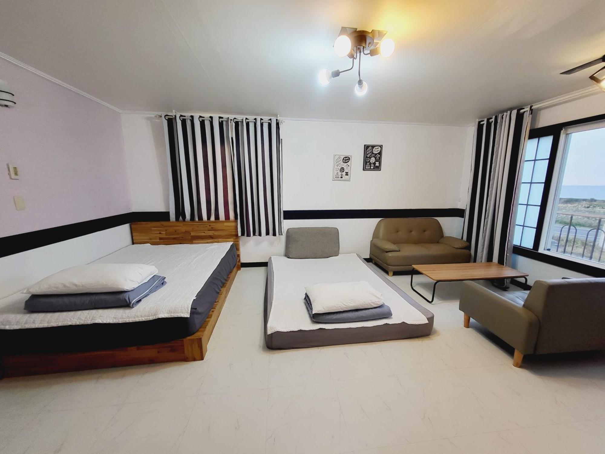 Morning Beach Pension Jeju Exterior photo